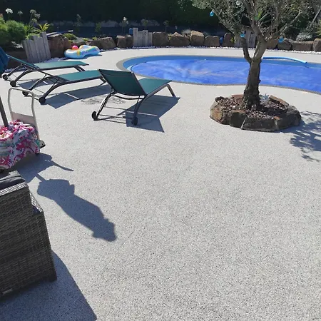 Maison Calme Avec Piscine