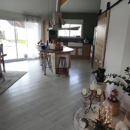بيت للعطل Maison Calme Avec Piscine *