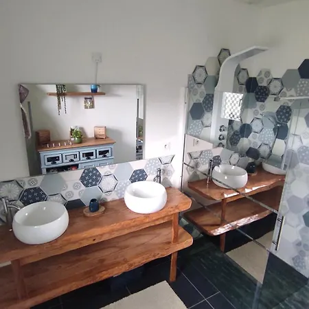 Maison Calme Avec Piscine